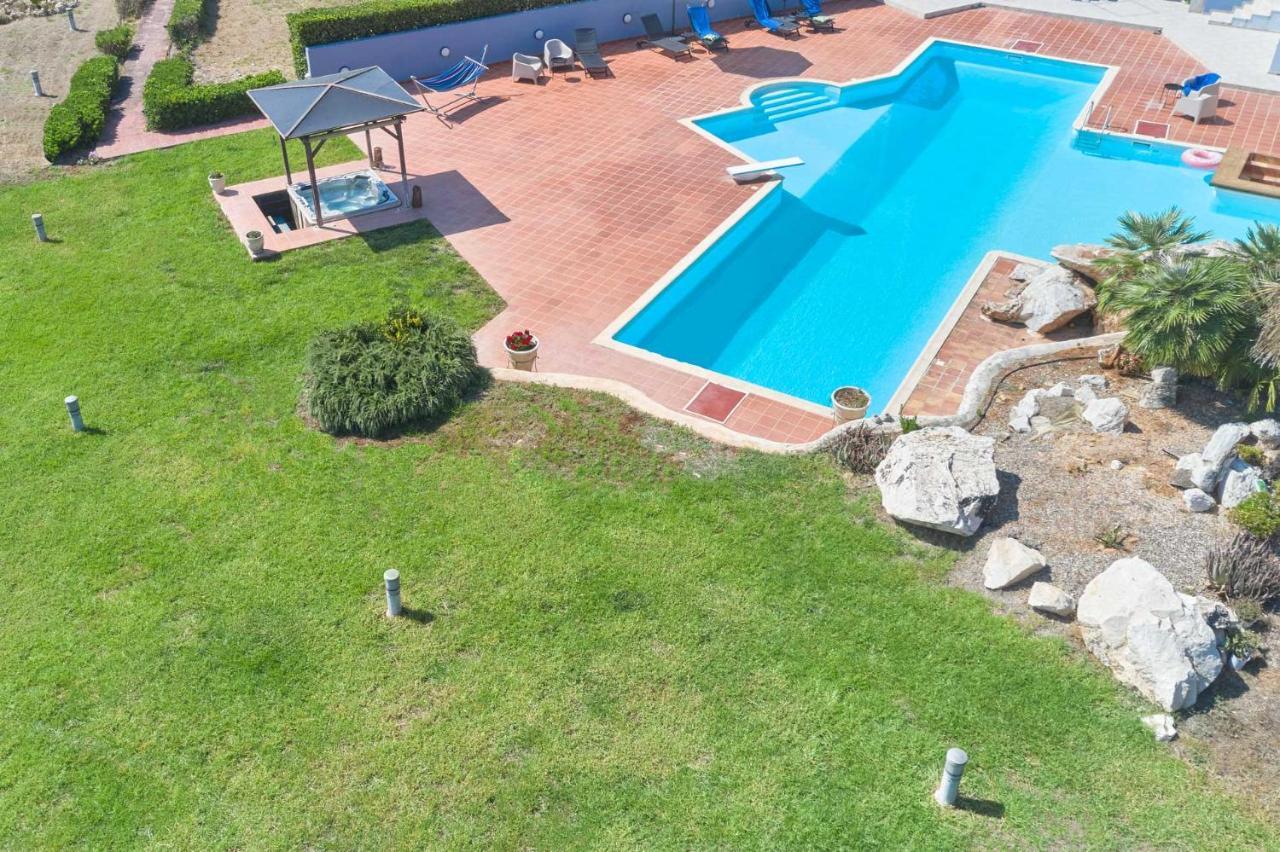 Villa Dennis Врахати Экстерьер фото
